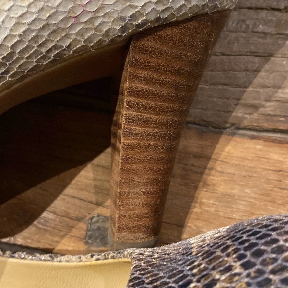 Geox snakeskin almond toe pumps - excellent condition! - Picture 3 of 8